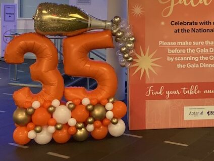 35th anniversary balloons